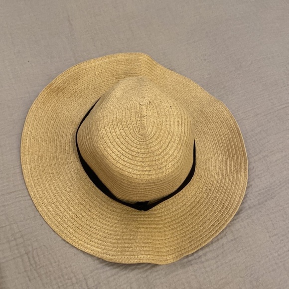 Madewell Packable Mesa straw hat. Very good condition. Style H6578 - Picture 4 of 8
